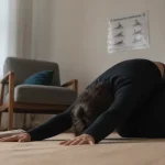 Étirements bas dos : posture enfant, 3 mouvements en 30 secondes