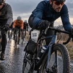 JGSN cyclotourisme : groupe cyclistes sur route à Nevers